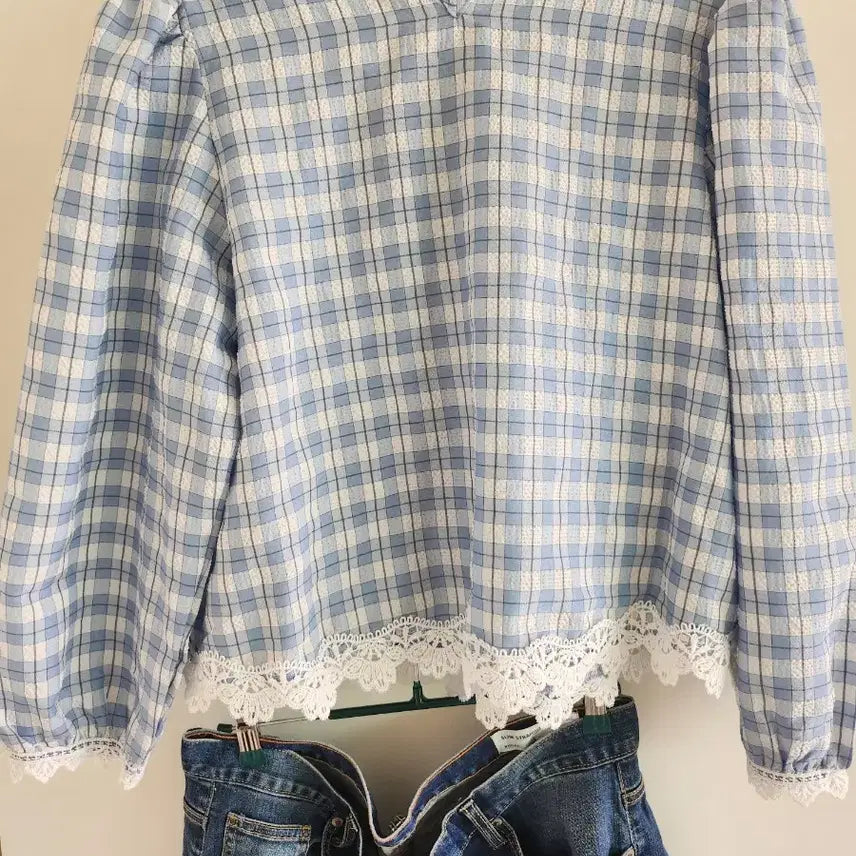 [BUNJANG] Checkered Blouse with Lace Detail / 체크 블라우스 레이스