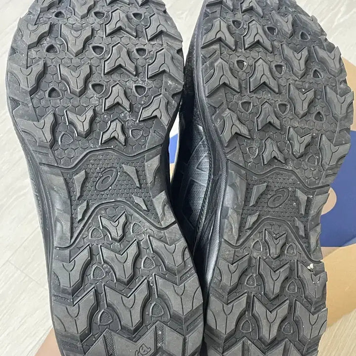[BUNJANG] Asics Gel Venture 10 Extra Wide Sneakers / [290] 아식스 젤 벤처10 엑스트라와이드