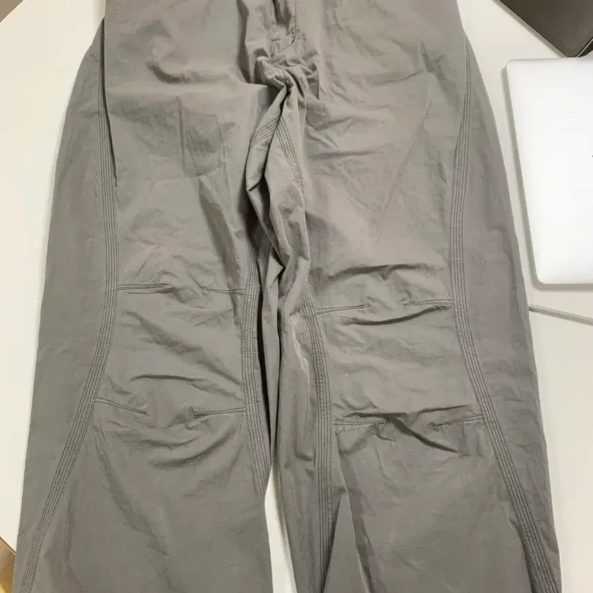 [BUNJANG] Gonak Skeleton Grey Pants Size 3 / 고낙 스켈레톤 그레이 팬츠 3사이즈