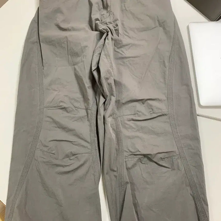 [BUNJANG] Gonak Skeleton Grey Pants Size 3 / 고낙 스켈레톤 그레이 팬츠 3사이즈