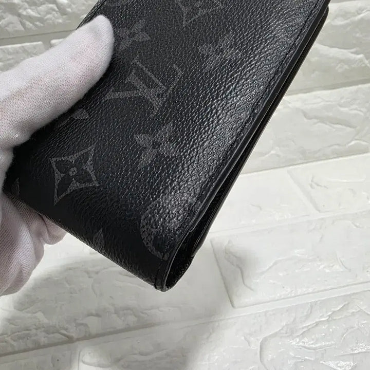 [SOLD OUT] [정품/무료배송]루이비통 모노그램 이클립스 반지갑