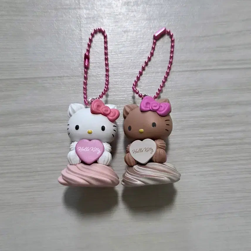 [SOLD OUT] 산리오 헬로키티 휘핑크림 피규어 2종세트