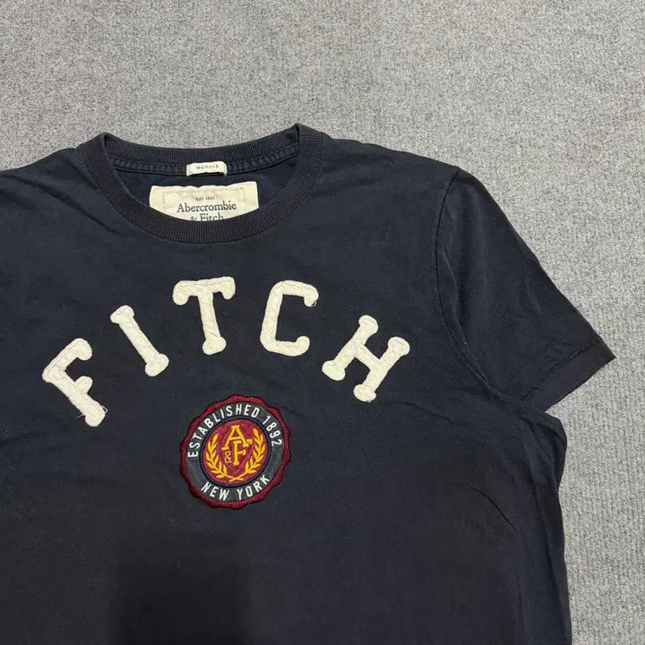 [BUNJANG] Abercrombie &amp; Fitch Navy Short Sleeve T-Shirt L / 아베크롬비 네이비 반팔 티셔츠 L