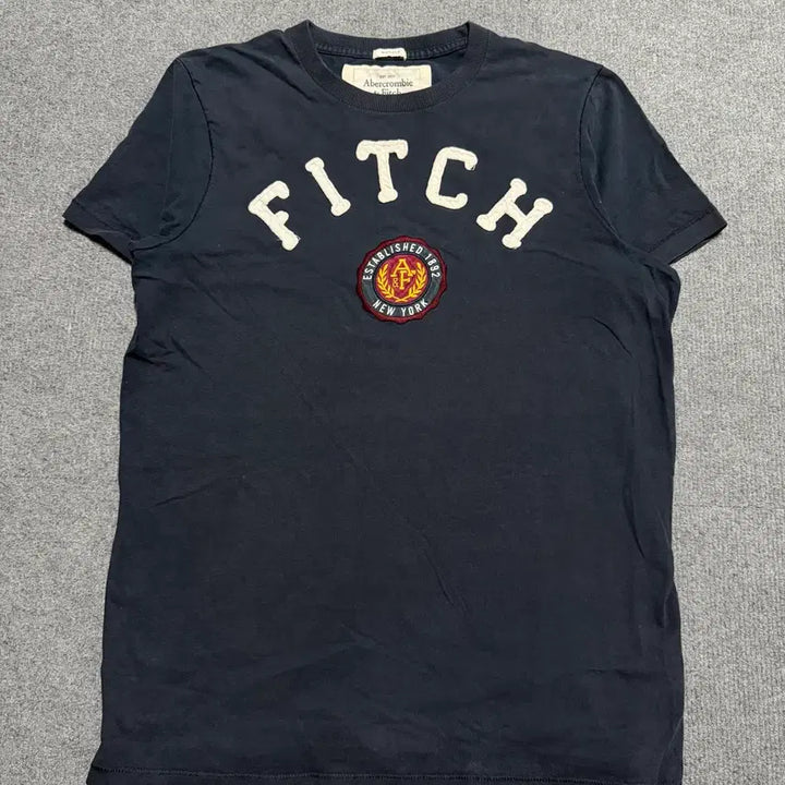 [BUNJANG] Abercrombie &amp; Fitch Navy Short Sleeve T-Shirt L / 아베크롬비 네이비 반팔 티셔츠 L