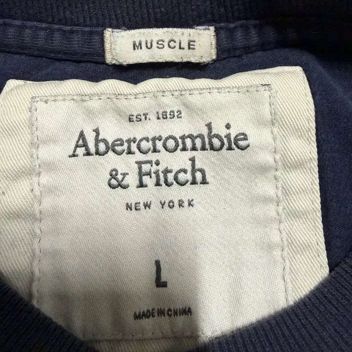 [BUNJANG] Abercrombie &amp; Fitch Navy Short Sleeve T-Shirt L / 아베크롬비 네이비 반팔 티셔츠 L