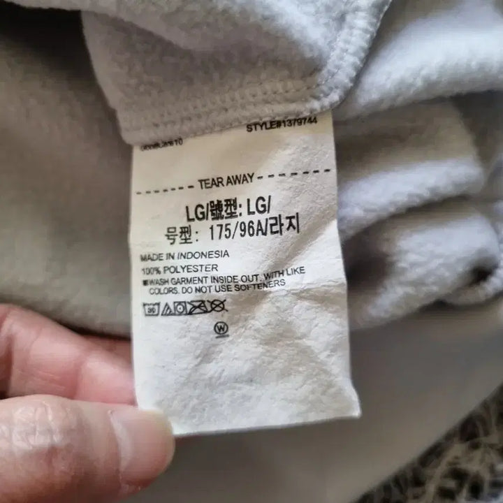 [SOLD OUT] (새제품)언더아머 후드티 블랙/화이트