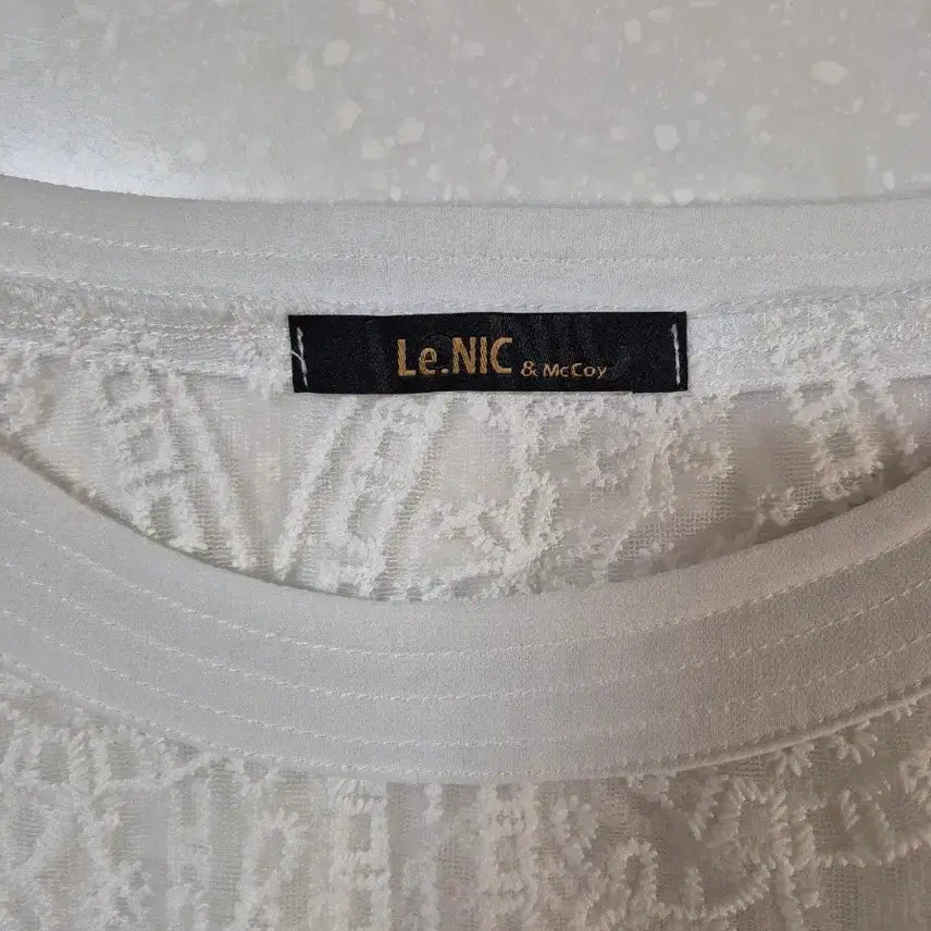 [SOLD OUT] Le.NIC &amp; McCoy 화이트 레이스 블라우스