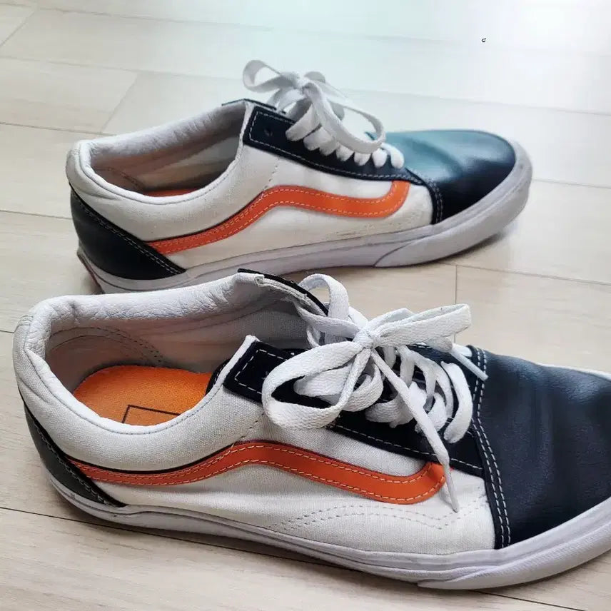 [BUNJANG] Vans Black/White/Orange Sneakers / 반스  블랙/화이트/오렌지 스니커즈260