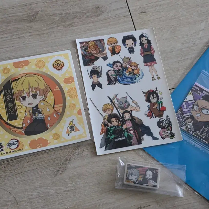 [BUNJANG] Demon Slayer Genya &amp; Zenitsu Sticker and Badge Set / 귀멸의 칼날 굿즈 스티커 뱃지 세트 겐야 젠이츠 쿠라스시