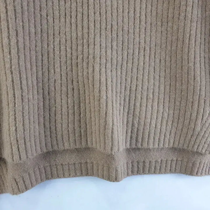 [BUNJANG] FREE Brown Turtleneck Knit Sweater / 여FREE 목폴라 니트 브라운 M6380