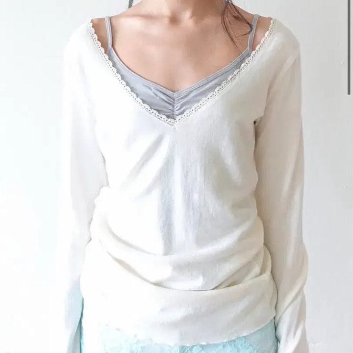 [SOLD OUT] 샵페어리 iris long top (cream)