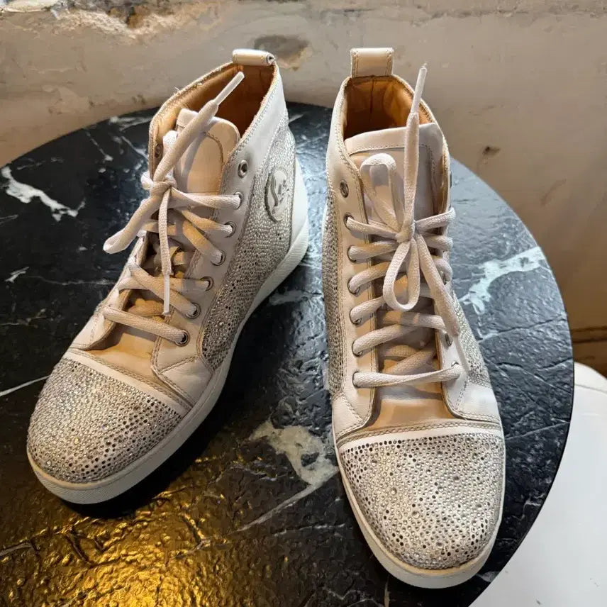 [SOLD OUT] 크리스찬 루부탱 루이스 스트라스 화이트 하이탑 42