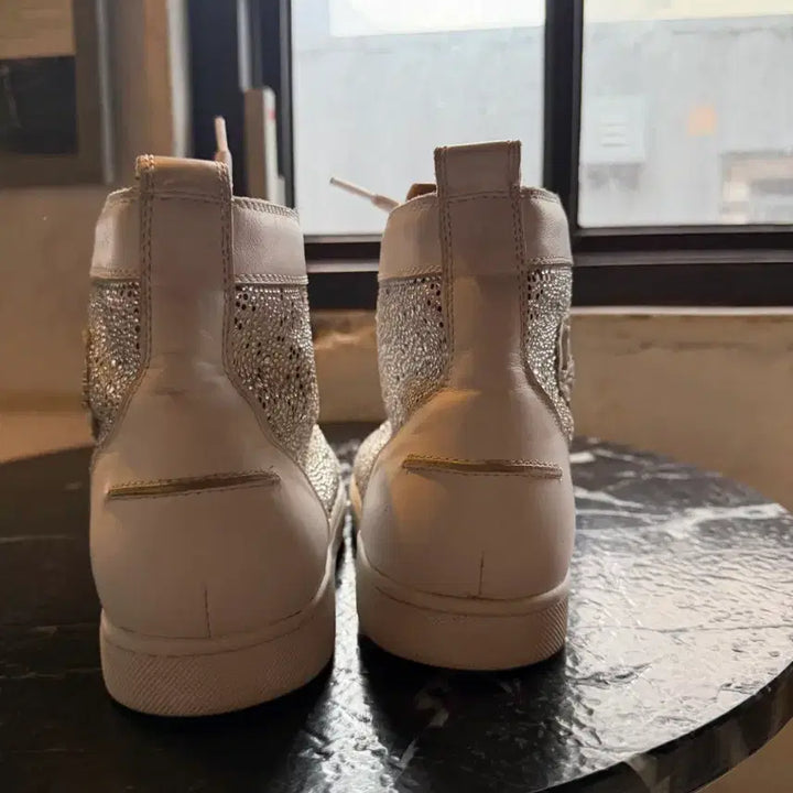 [SOLD OUT] 크리스찬 루부탱 루이스 스트라스 화이트 하이탑 42