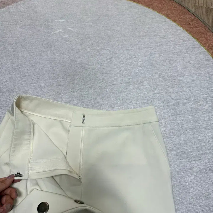 [BUNJANG] Maje Ivory Semi Bootcut Pants / 마쥬 여성 세미 부츠컷 아이보리 팬츠 1사이즈 부츠컷슬랙스
