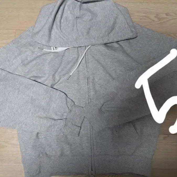 [SOLD OUT] 스파오 크롭 후드 집업 팝니다