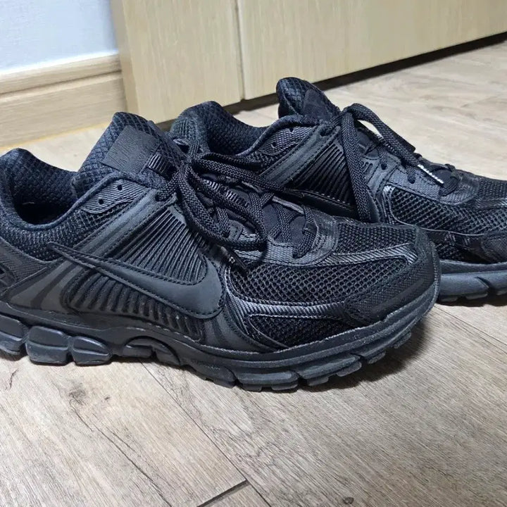 [BUNJANG] Nike Zoom Vomero 5 SP Black / 290) 나이키 줌 보메로 5 SP 블랙