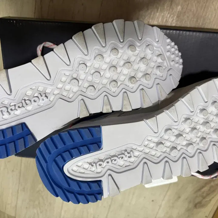 [BUNJANG] Reebok Classic Legacy Sneakers (230mm) / 리복 운동화 클래식 레거시 230사이즈