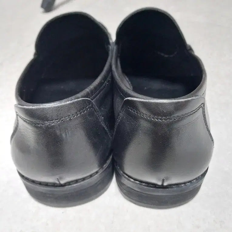 [SOLD OUT] 페라가모 검정색 가죽 로퍼 남성 구두 7(265)