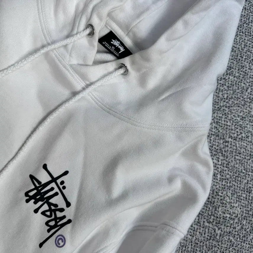 [BUNJANG] Stussy White Cut-off Cropped Hoodie / 스투시(Stussy) 화이트 컷오프 크롭 후드티