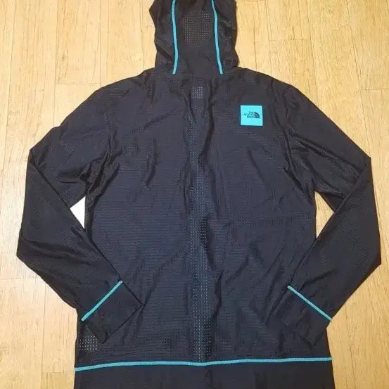 [SOLD OUT] 정품,새옷수준) 노스페이스 여름용 냉감 메쉬 후드 기능성 블랙자켓 100