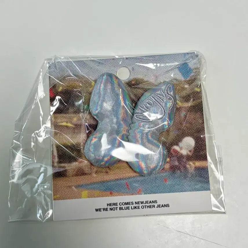 [BUNJANG] NewJeans Butterfly Sticker Silver / 뉴진스 나비 스티콘 실버