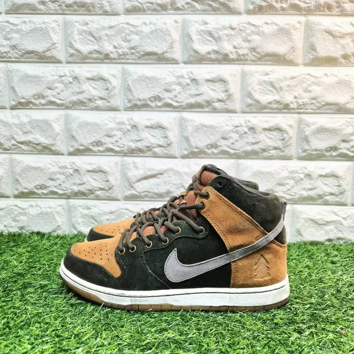 [BUNJANG] Nike x Homegrown SB Dunk High Sneakers / 나이키 x 홈그로운 SB 덩크 하이 스니커즈 운동화 250mm