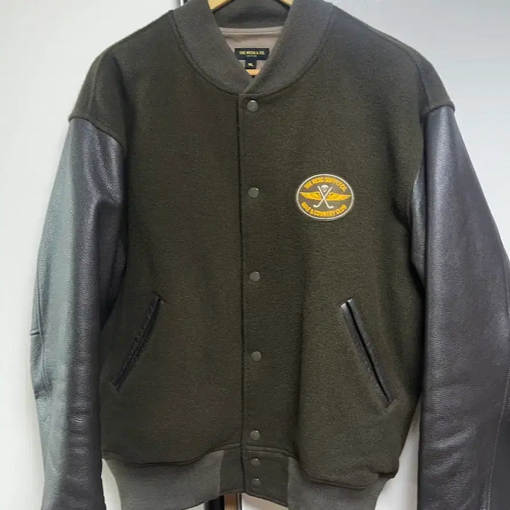 [SOLD OUT] 더레스큐 바시티 자켓 (xl)