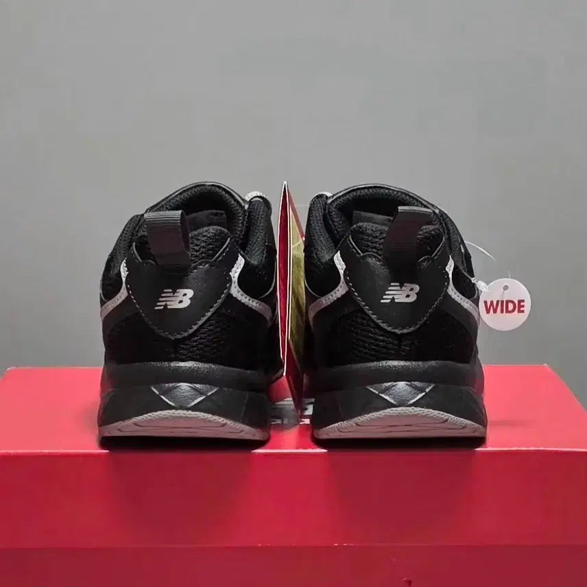 [BUNJANG] New Balance 950 Sneakers 235 [New] / 뉴발란스 950 운동화 235 [새상품]