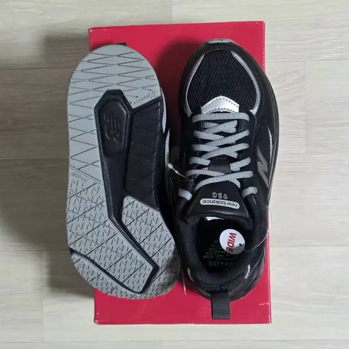 [BUNJANG] New Balance 950 Sneakers 235 [New] / 뉴발란스 950 운동화 235 [새상품]