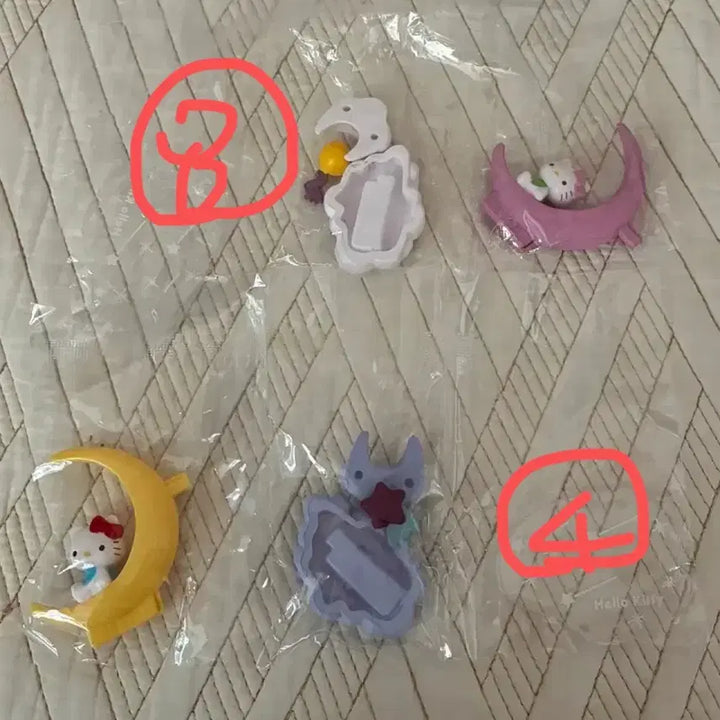 [BUNJANG] Hello Kitty Figure Gacha Set (3 Types) / 헬로키티 피규어 가챠 3종