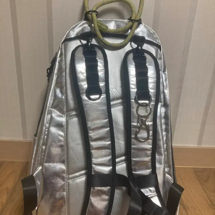 [BUNJANG] Ztmy Silver Backpack Bag / Ztmy 즛토마요 실버 백팩 가방 개량판