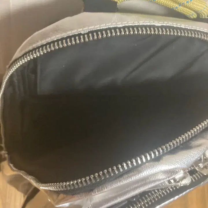 [BUNJANG] Ztmy Silver Backpack Bag / Ztmy 즛토마요 실버 백팩 가방 개량판