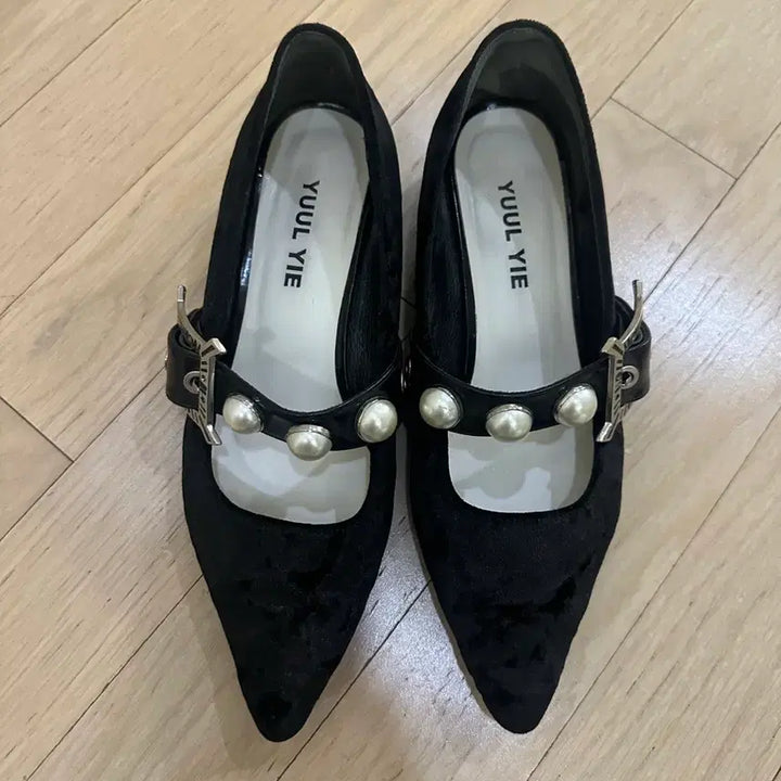 [BUNJANG] YUUL YIE Velvet Low-Heeled Flats / YUUL YIE 율이에 벨벳 구두