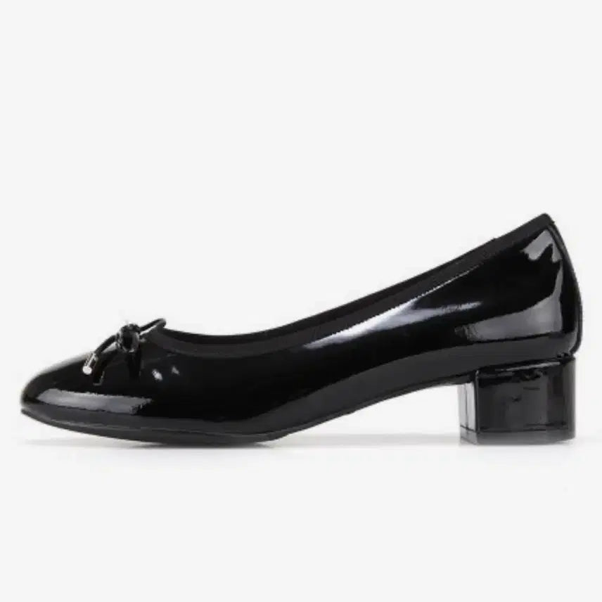 [BUNJANG] Barbara Leather Flat Shoes (235) / (1회착용) 바바라 소가죽 플랫(235)