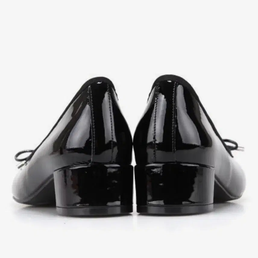 [BUNJANG] Barbara Leather Flat Shoes (235) / (1회착용) 바바라 소가죽 플랫(235)