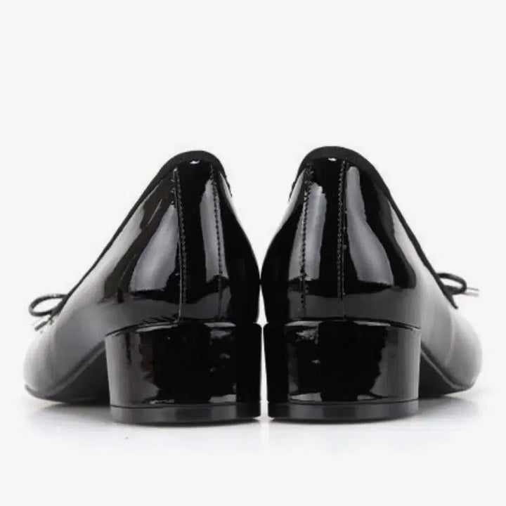 [BUNJANG] Barbara Leather Flat Shoes (235) / (1회착용) 바바라 소가죽 플랫(235)