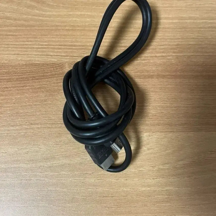 [BUNJANG] HDMI Cable (1m) / TV HDMI 케이블 1개 팔아요(대략 1m 안팎)