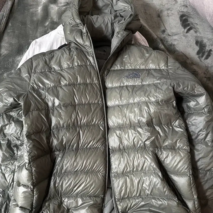 [SOLD OUT] 노스페이스 경량패딩 올리브 110