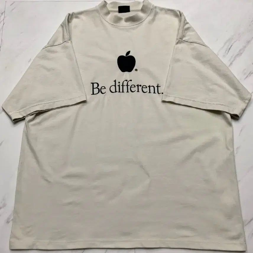 [BUNJANG] Balenciaga Be Different Apple Logo Short Sleeve T-shirt / 발렌시아가 비 디프런트 애플로고 반팔티셔츠