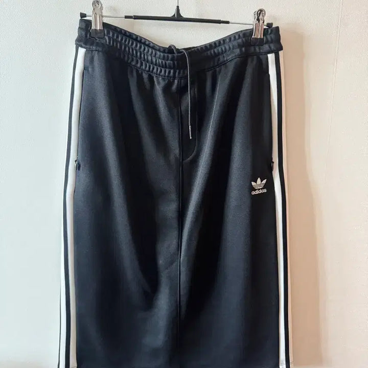 [BUNJANG] Adidas Midi Skirt - Size Small / 아디다스치마