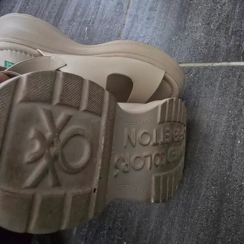 [SOLD OUT] 베네통 샌들 250