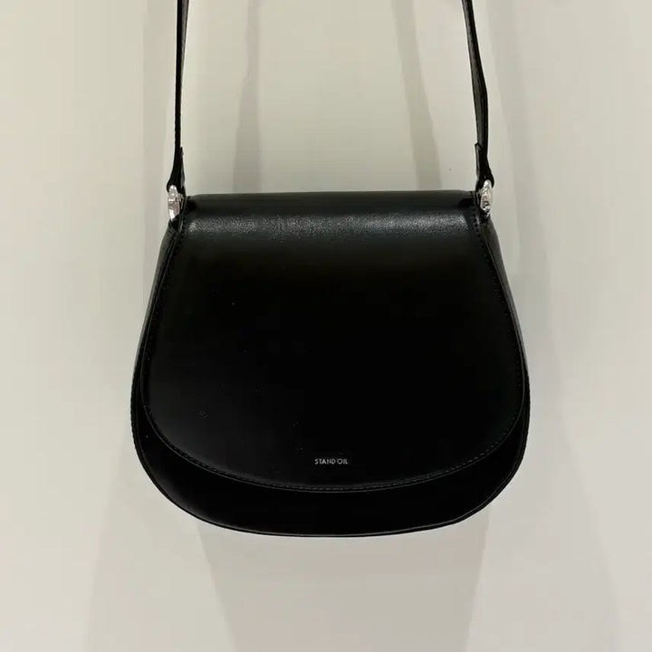 [BUNJANG] Stand Oil Flap Bag - Black / 스탠드오일 플랩백 블랙