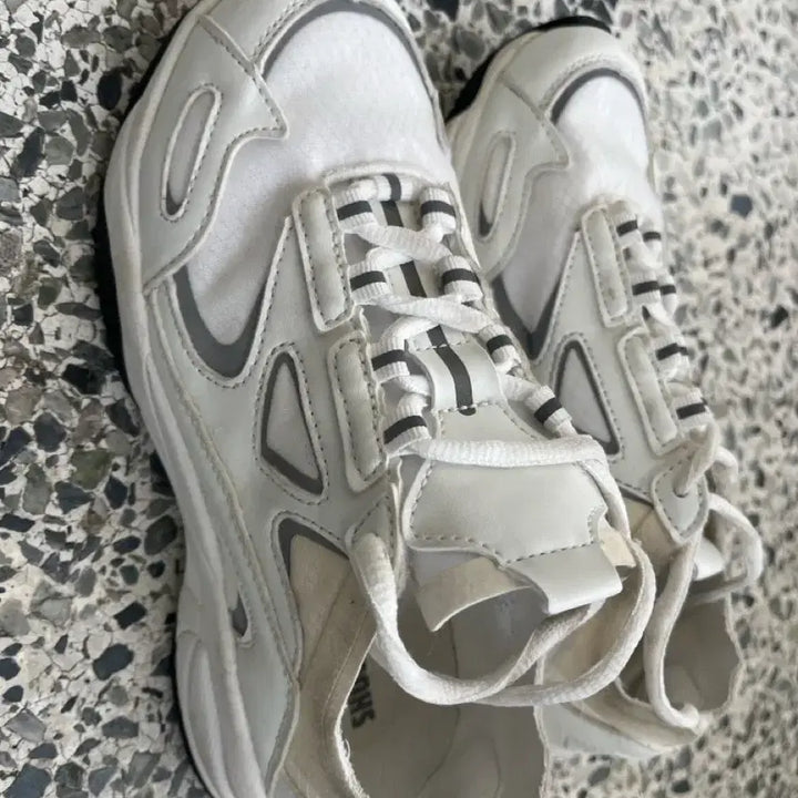[BUNJANG] SHOOPEN White Sneakers / SHOOPEN 슈펜 흰색 운동화