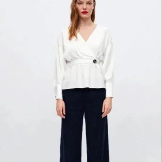 [BUNJANG] Zara Stitch Blouse / 자라 / 스티치블라우스 새제품