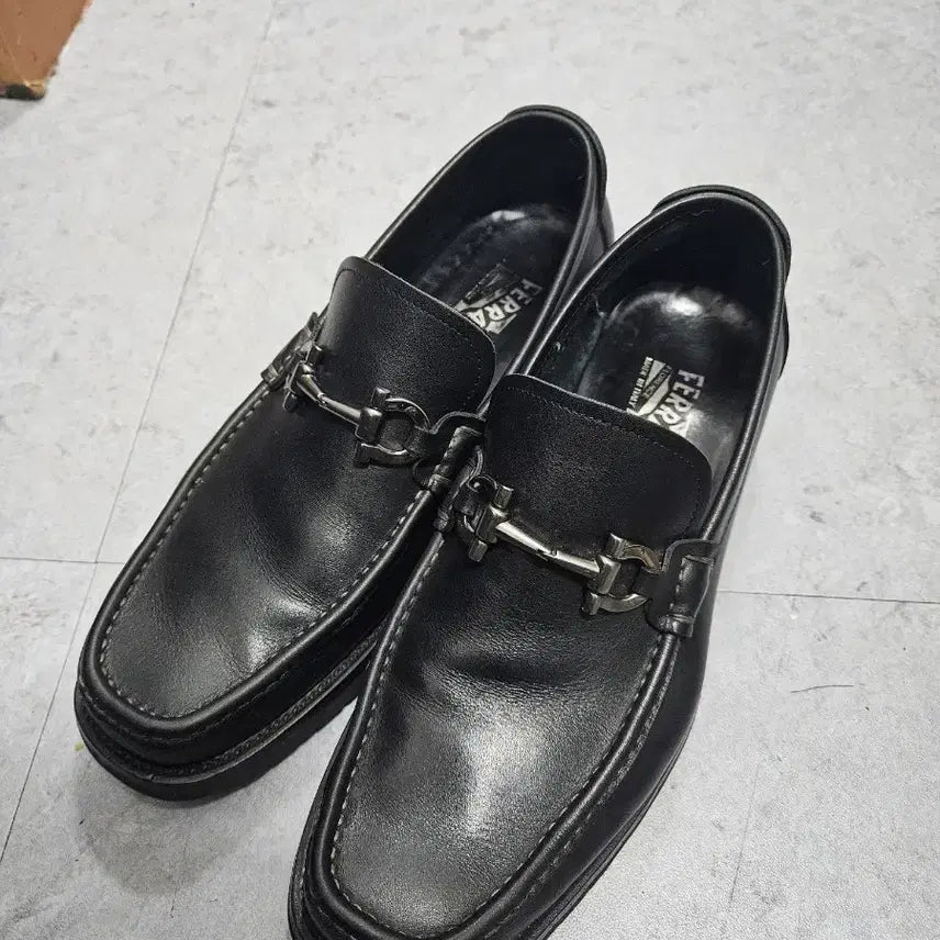 [SOLD OUT] 페레가모 정품 홀스빗 로퍼