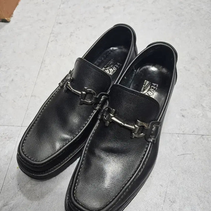 [SOLD OUT] 페레가모 정품 홀스빗 로퍼