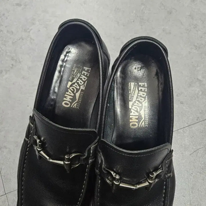 [SOLD OUT] 페레가모 정품 홀스빗 로퍼