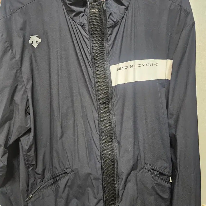 [SOLD OUT] 데상트 사이클링 바람막이 블랙 105