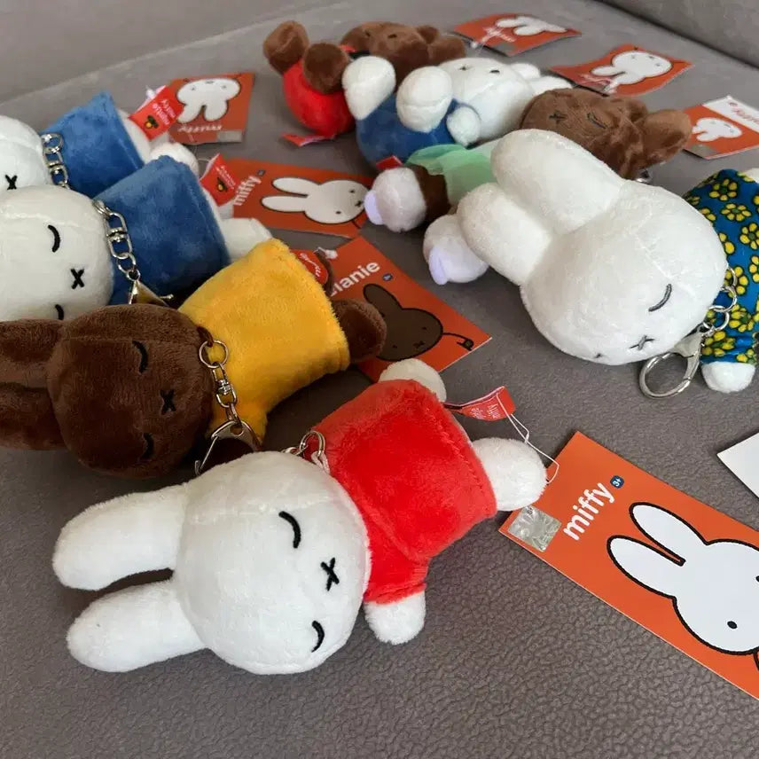 [BUNJANG] Miffy Melanie Doll Keychain / (새상품)미피 멜라니 인형 키링
