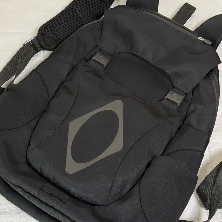 [BUNJANG] Mischief Buckle Flip Backpack Black / 미스치프 버클 플립 백팩 가방 블랙